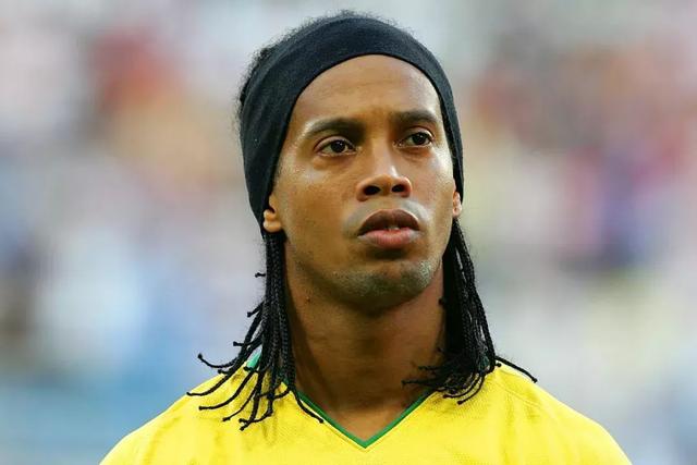 文班23分浓眉30+13詹姆斯18+5+8 马刺大胜湖人