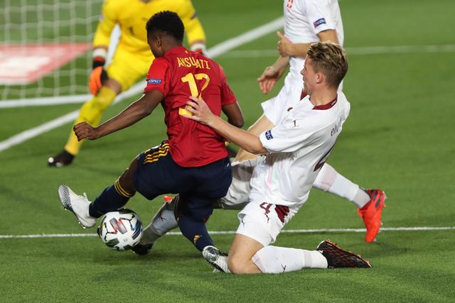 詹姆斯30分浓眉25+23 湖人力克掘金结束11连败